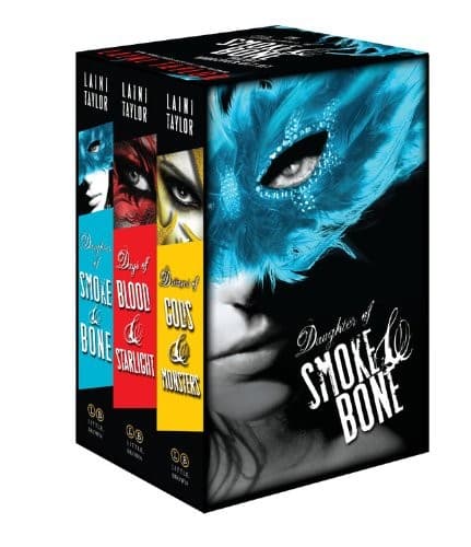 Portada de The Daughter of Smoke & Bone Trilogy Hardcover Gift Set